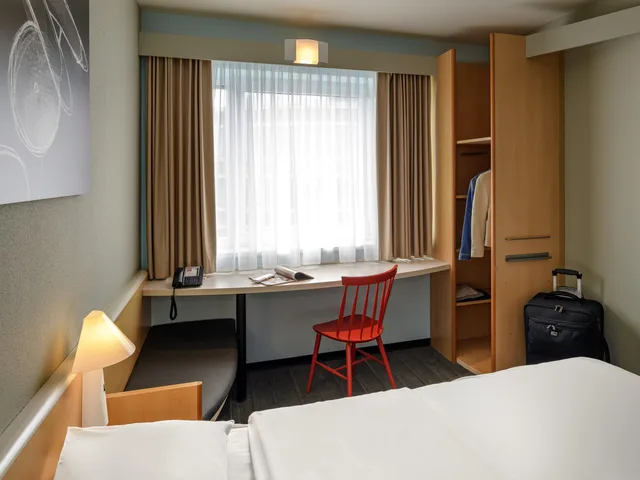 Standard Room With One Double Bed، IBIS HAMBURG ALSTERRING 6/7