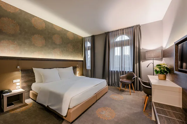 غرفة سوبيريور بسرير كوين، Museum Hotel Budapest 3/10