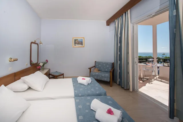 غرفة بسرير مزدوج بإطلالة على البحر، Astir Beach Hotel 3/5
