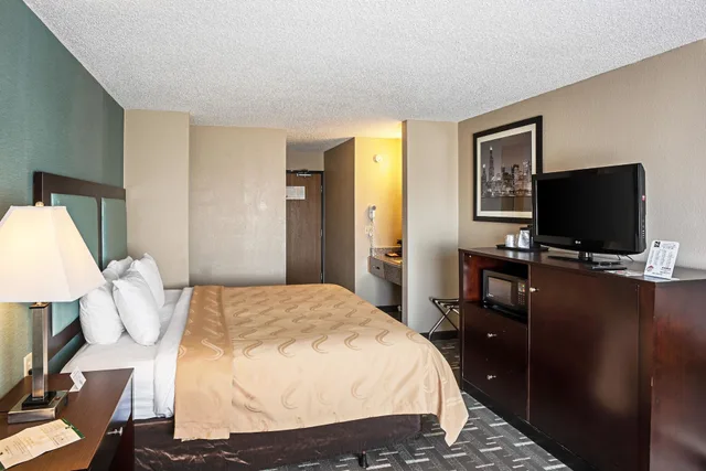 غرفة قياسية بسرير كينج، Quality Inn Galesburg near US Highway 34 and I-74 3/5