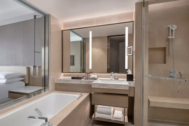 غرفة بريميير بسرير كينج بإطلالة على المدينة، Navi Mumbai Marriott Hotel 8/10