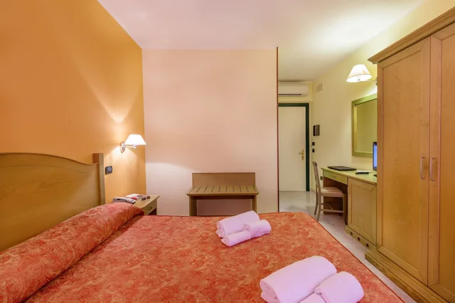 غرفة كلاسيكية بسرير كوين بغرفة نوم واحدة، Hotel Rosa Dei Venti 2/7