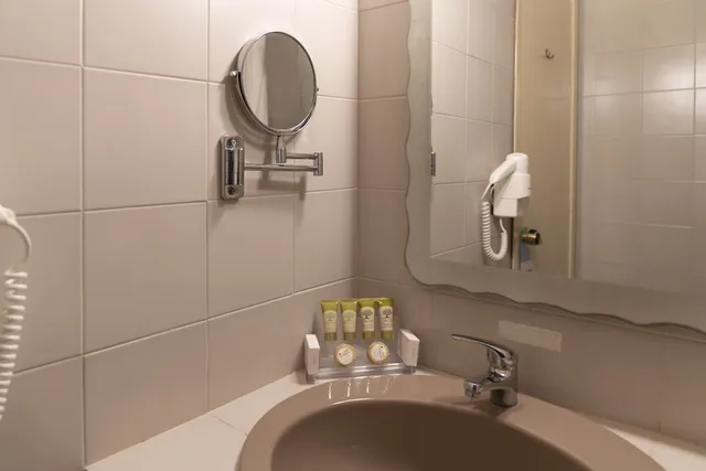 غرفة كلاسيكية بسريرين منفصلين بإطلالة على البحر، Hotel Agia Markella 8/8