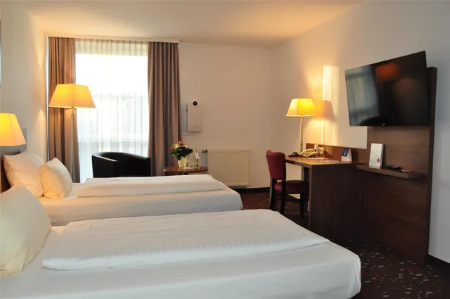 غرفة قياسية بسريرين منفصلين، Best Western Hotel Erlangen 4/10