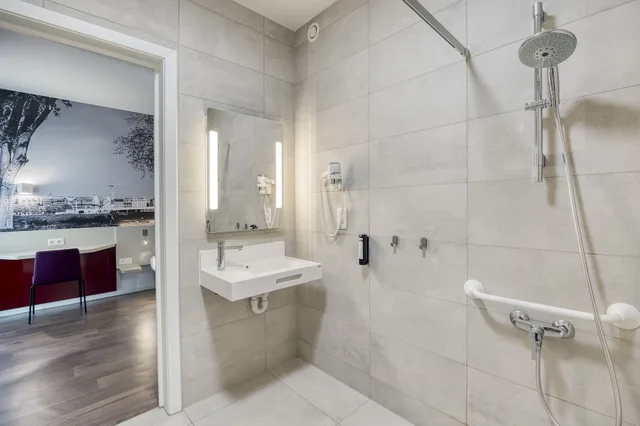 غرفة أساسية بسرير مزدوج لذوي الإعاقة، B&B Hotel Antwerpen Zuid 3/7