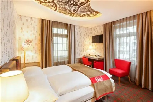 غرفة بسرير مزدوج، Swiss Night by Fassbind 1/1