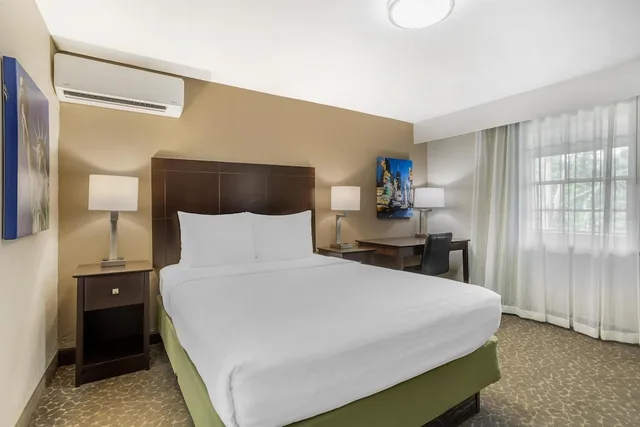 غرفة قياسية بسرير كوين لذوي الإعاقة، Best Western Fort Lee 3/8