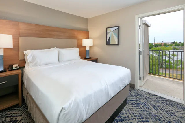جناح استوديو بسرير كوين بشرفة، Candlewood Suites Idaho Falls 2/7