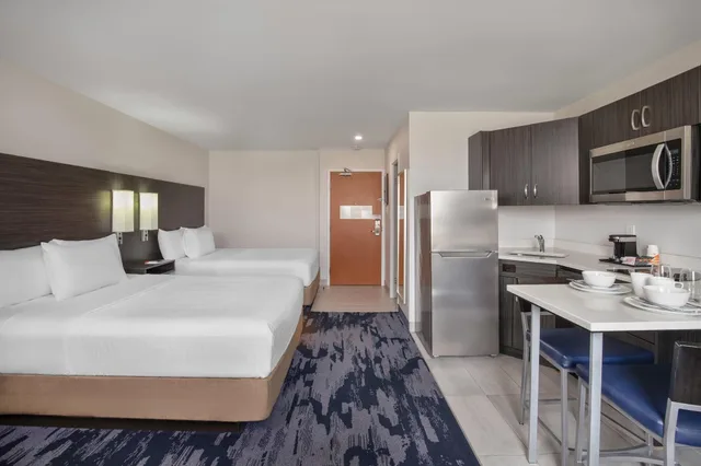 Upgrade, Efficiency, Suite, Multiple Beds، Quality Inn & Suites Winnipeg - Pembina Highway 2/4