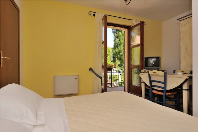 1 Bedroom, Bilo, Comfort, Apartment, 1 Double and 2 Bunk Beds، Guesia Village Hotel 6/8