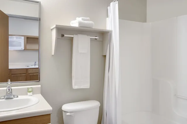 غرفة بسرير كوين لذوي الإعاقة، WoodSpring Suites Baton Rouge Airline Highway 4/4