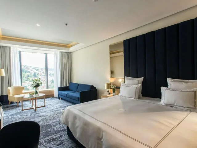 Swiss Advantage, 2 Double Beds، Swissotel Sarajevo 1/3