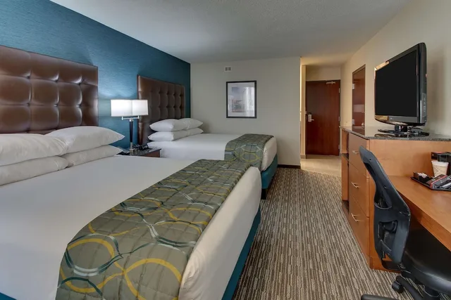 غرفة بسريرين كوين، Pear Tree Inn St Louis Airport 3/4
