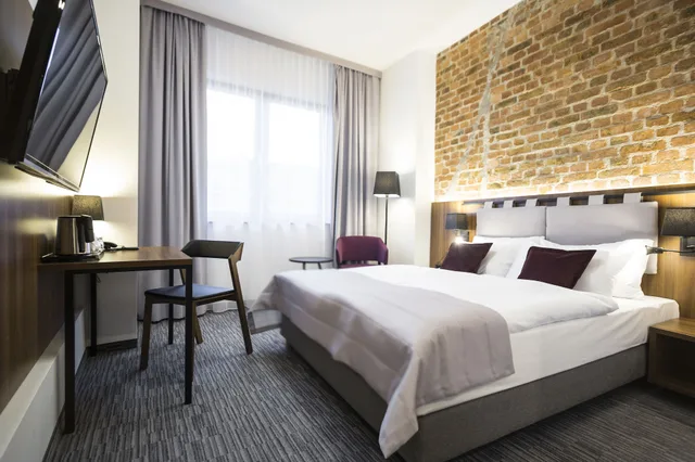 غرفة قياسية بسرير كينج، Best Western Hotel Mariacki 1/6