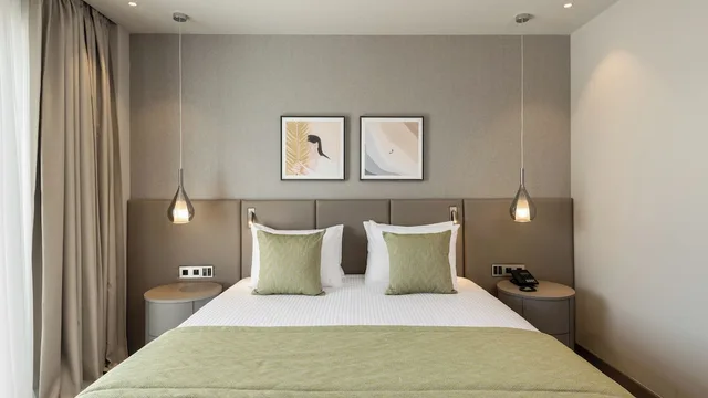 جناح بسريرين منفصلين للمدخنين، Holiday Inn Thessaloniki 2/5