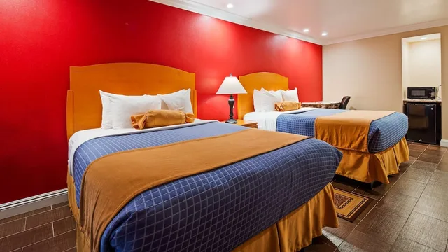 غرفة قياسية بسريرين كوين لذوي الإعاقة، Best Western Plus Anaheim Orange County Hotel 1/7