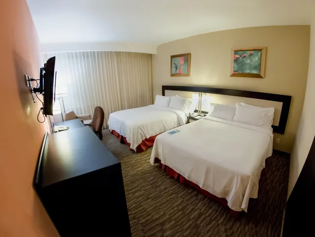 Room, 2 Queen Beds, Accessible, Excellence Express & Suites San Juan Del Rio 4/5