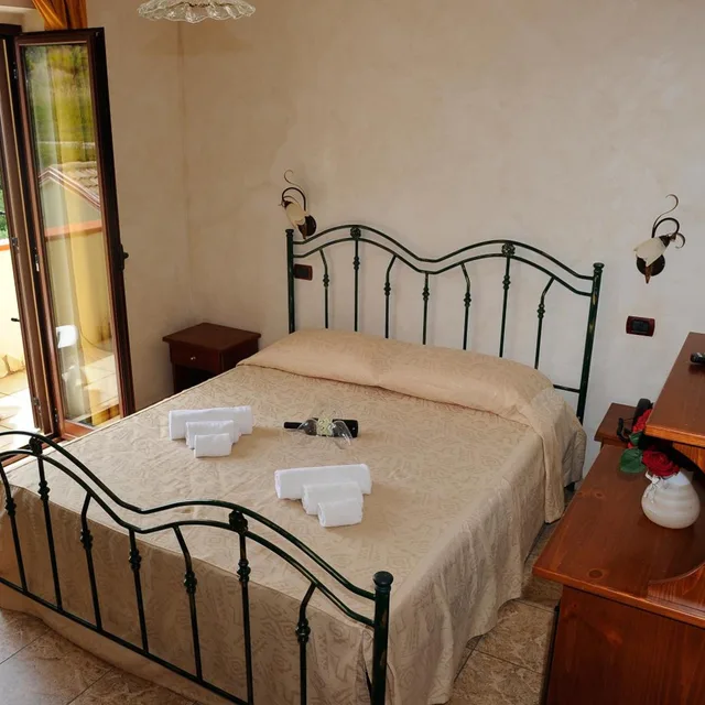 غرفة بسرير مزدوج بإطلالة على البحر، Hotel La Cometa 4/6