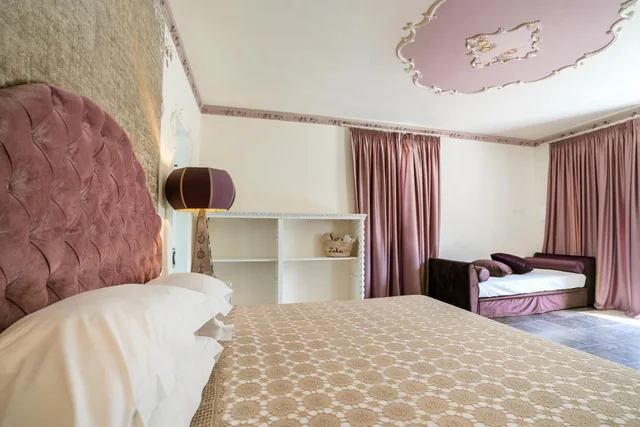 غرفة جونيور بسرير كوين وسرير فردي، ZAHIR COUNTRY HOUSE 8/10