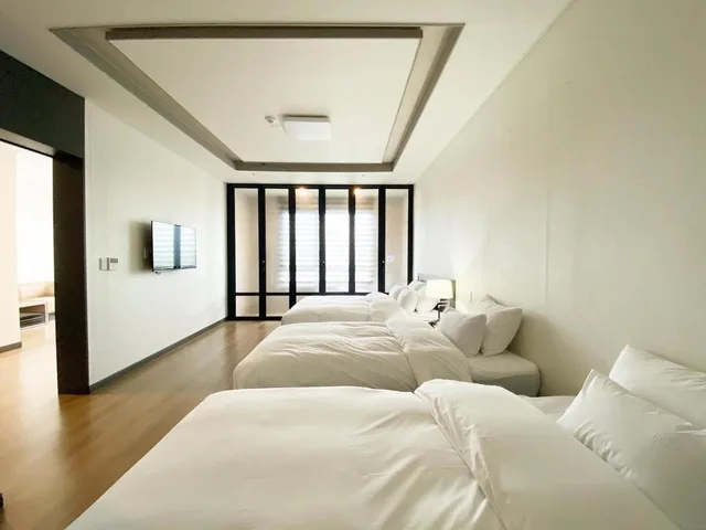 جناح، Hotel Daoom 1/3