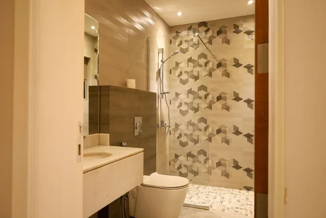 غرفة قياسية بسرير كينج، مومنتس ليفنج قرطبة(Tura Residence Qurtoba) 6/8