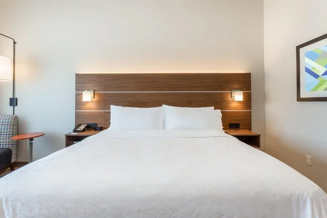 Suite, Accessible, Holiday Inn Express Suites Springfield North 1/4