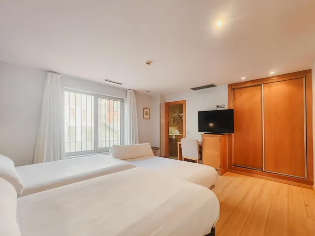 غرفة بسريرين منفصلين مع سرير إضافي، Hotel Faranda Marsol Candas, Ascend Hotel Collection 5/7