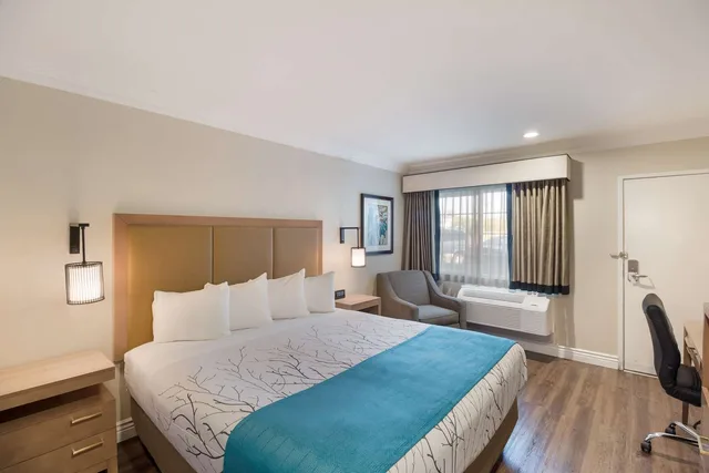 غرفة بسرير كينج لذوي الإعاقة، Best Western Woodland Hills Inn 1/4