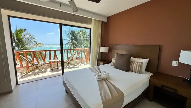 غرفة بسرير كوين بإطلالة على البحر، Koox Quinto Sole Boutique Hotel 2/8