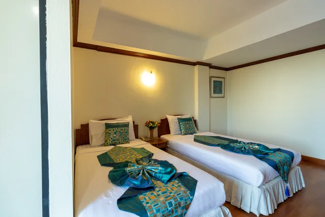 Superior, Double Bed, Balcony, Chomsin Hua Hin Hotel 2/5