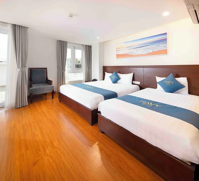 غرفة ديلوكس ثلاثية بإطلالة على المدينة بشرفة، Navy Nha Trang Hotel 1/4