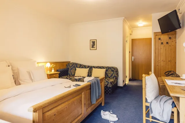 Room, Double Bed, Parkhotel Schachen 1/8
