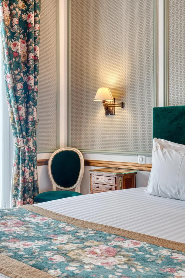 Superior, King Bed, Hotel Belfast 7/10