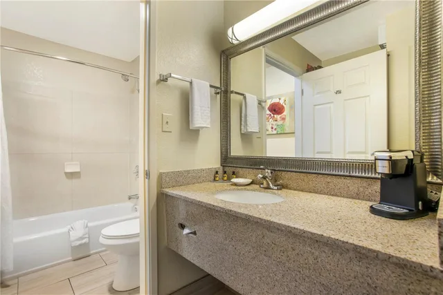 Room, King Bed, Pet Friendly, Best Western Plus Pleasanton Inn 7/8