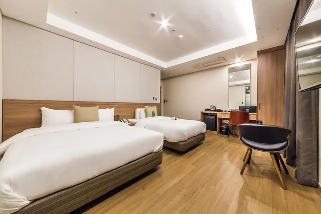 غرفة ديلوكس بسريرين منفصلين، WD HOTEL 2/3