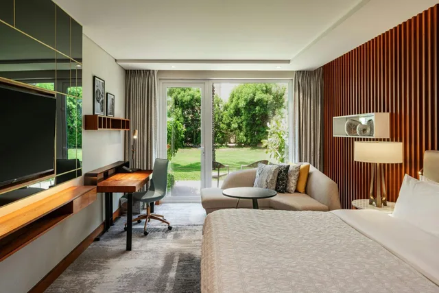 Guest Room, Deluxe, Queen Bed, Garden View, Le Meridien Dubai Hotel and Conference Centre 6/10