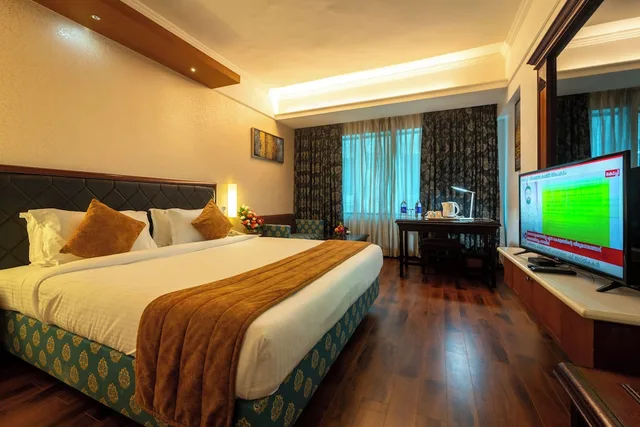 Executive, Twin Beds, The Residency Tower 2/5