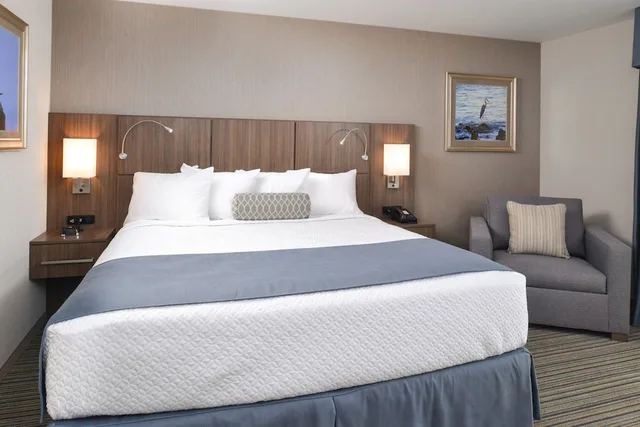 غرفة بسرير كينج، Anchored Inn At Hidden Harbour Marina 2/4