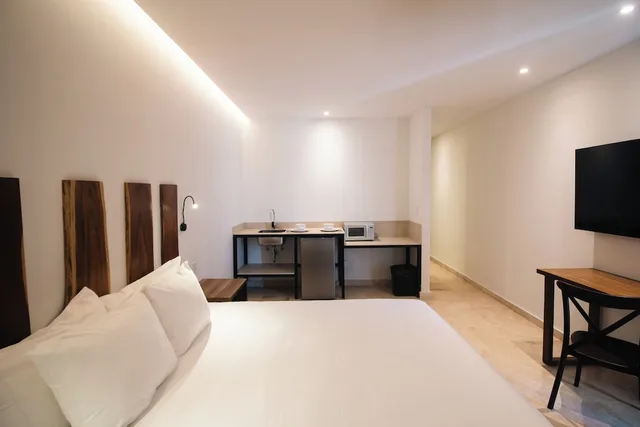 شقة عائلية بسريرين مزدوجين وسريرين كينج بإطلالة على المدينة بـ3 غرف نوم مع أريكة، B10 Distinctive Hotel 2/4