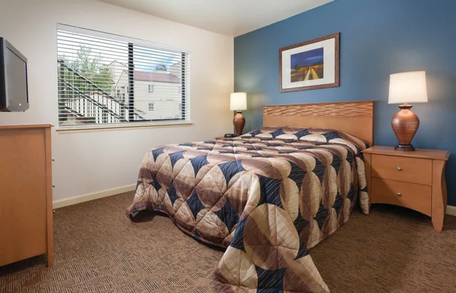 2 Bedrooms, Condo, Deluxe, Murphy and Twin Beds, Queen Bed, Kitchen، WorldMark Lake Chelan Shores 2/3