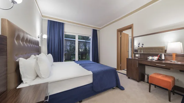 غرفة كلوب عائلية بسرير مزدوج مع أريكة، Pine Beach Hotel 2/5