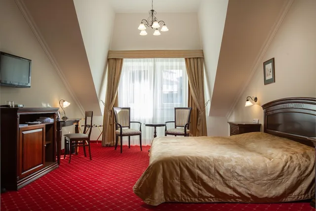 غرفة كومفورت بسرير مزدوج أو سريرين منفصلين، Schlosspark Spa Hotel 4/8