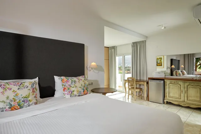 غرفة قياسية في الملحق، Sirens Beach Hotel 3/8