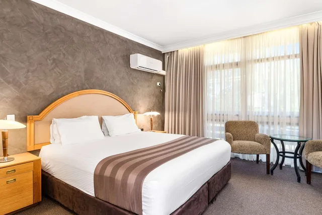 غرفة سوبيريور بسرير كينج، Quality Inn Dubbo International 1/4