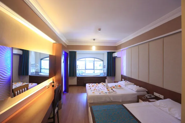 غرفة قياسية بسرير مزدوج بجاكوزي، Tac Premier Hotel Spa 3/10