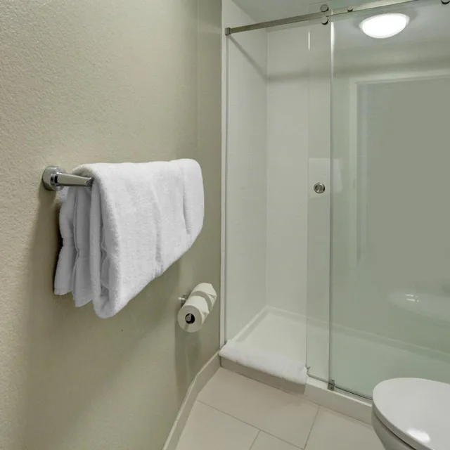 جناح بسرير كوين مع أريكة لذوي الإعاقة، SpringHill Suites Port St. Lucie 3/3