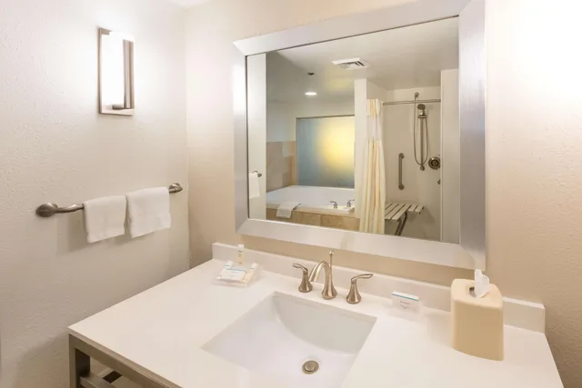 جناح بسرير كينج، Hilton Garden Inn Jacksonville Airport 2/3