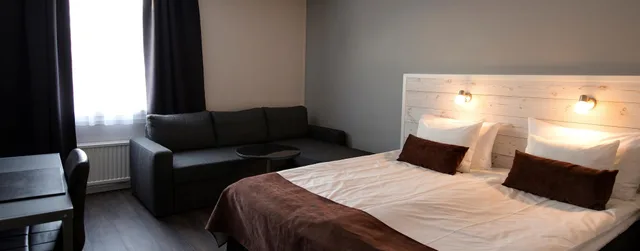 غرفة قياسية بسرير كوين مع أريكة بحوض استحمام، Best Western Hotell Ett 5/7