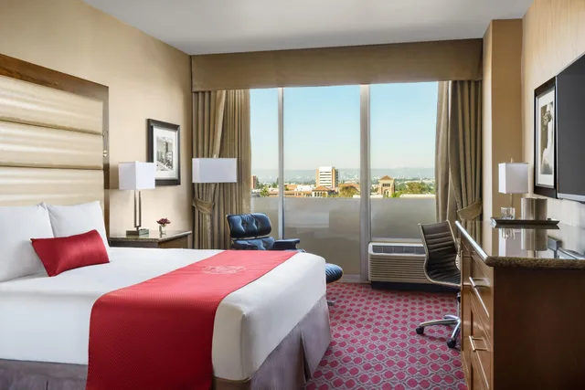 Room, Double Bed, with View, USC Hotel 3/4
