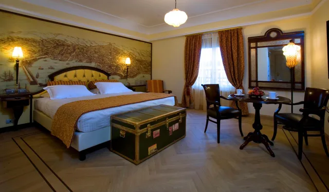 غرفة ثلاثية، Grand Hotel Savoia Genova, Curio Collection by Hilton 3/6